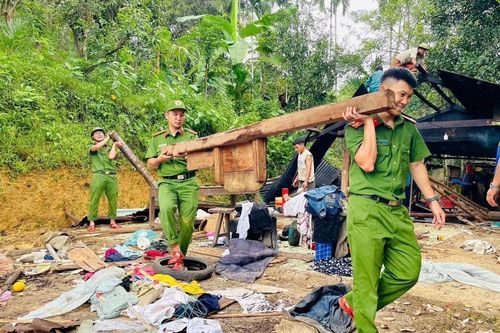 Thủ tướng yêu cầu tập trung khắc phục hạ tầng, khôi phục sản xuất kinh doanh sau bão lũ tại Trung Bộ