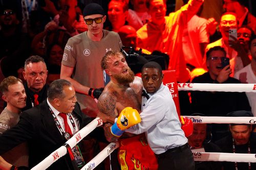 Joshua hạ knock-out Jake Paul, thuyết âm mưu nổ ra