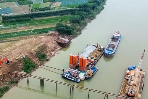 Cận cảnh đại công trường thi công cầu Ngọc Hồi hơn 11.800 tỷ đồng