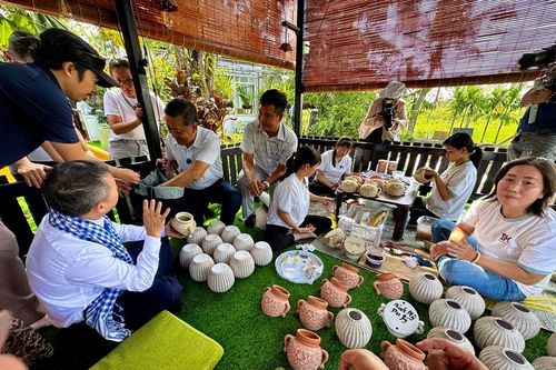 Giải bài toán phát triển bền vững du lịch làng nghề