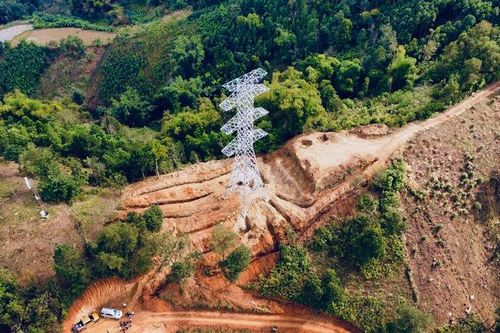 Nỗ lực vượt khó, tăng tốc thi công dự án đường dây 220 kV Than Uyên – Lào Cai