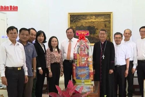 Tây Ninh chúc mừng Giáng sinh của đồng bào Công giáo