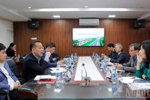 Cần đưa trạm dừng nghỉ vào khai thác đồng bộ với đường cao tốc