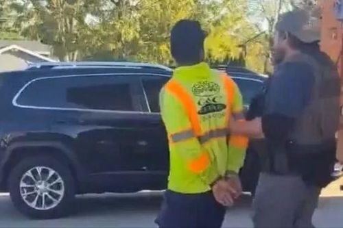 Tòa án Tối cao Mỹ ngăn Tổng thống Donald Trump triển khai Vệ binh quốc gia tại Chicago
