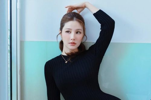 Diễm My 9x tự tin khoe dáng chuẩn đẹp sau khi làm mẹ