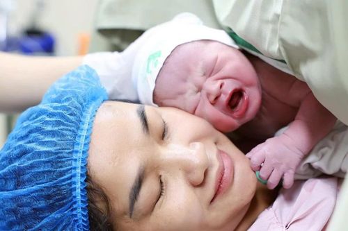 Hạnh phúc bền bỉ của người phụ nữ 6 lần liên tiếp sinh con an toàn