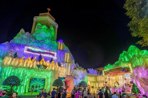 Hòa mình vào không khí Noel lung linh tại các xóm đạo nổi bật TP HCM