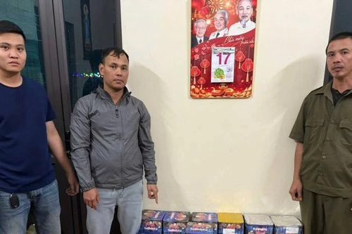Bị bắt quả tang khi chở gần 14 kg pháo hoa nổ trái phép qua Hải Phòng