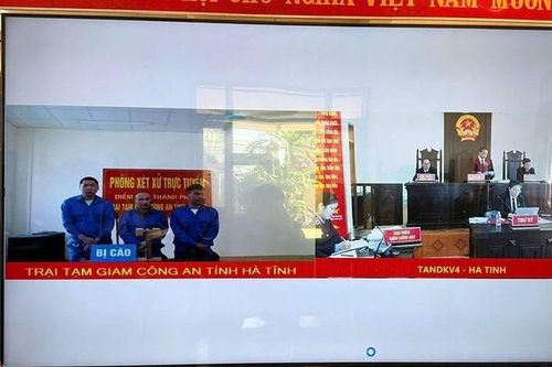 Rủ nhau 'mở tiệc' ma túy tại nhà, nhóm bị cáo lĩnh hơn 25 năm tù