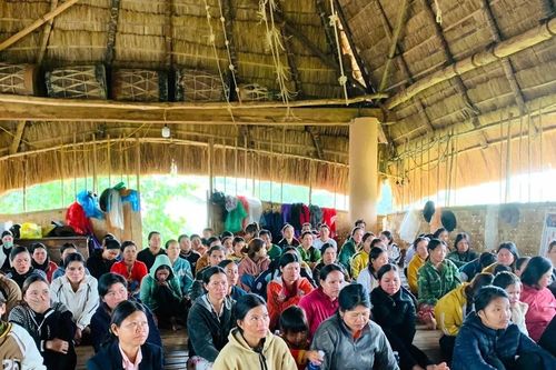 Thay đổi 'nếp nghĩ, cách làm' để bình đẳng giới đi vào đời sống