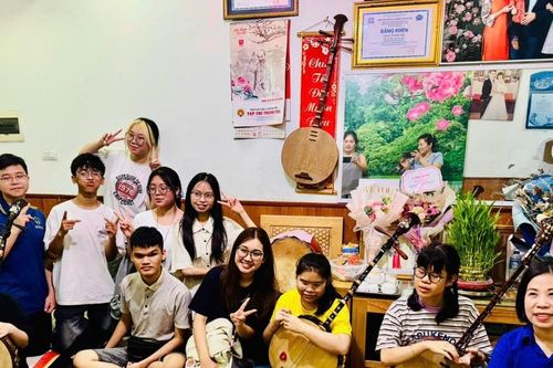 'Giữ lửa' hát văn từ lớp học thiếu ánh sáng