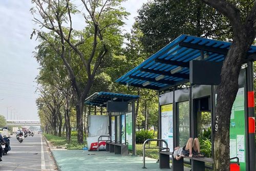 Phát hiện người đàn ông tử vong bất thường tại trạm xe buýt ở TPHCM