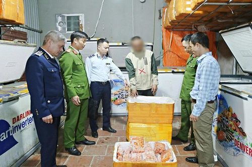 Phát hiện cơ sở 'ôm hàng' gần 700 kg trứng non, nầm lợn không rõ nguồn gốc