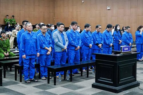 2 cựu Phó Chánh án TAND Cấp cao tại Đà Nẵng lĩnh tổng mức án 10 năm tù vì nhận hối lộ
