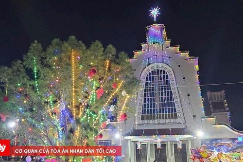 Giáng sinh về trên đất cố Đô: Nhà thờ rực sáng, lan tỏa bình yên