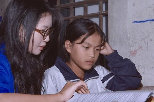 Thầy cô mở lớp học đặc biệt tại nhà học sinh mỗi tối thứ 5