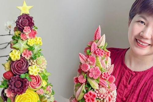 Mẹ đảm làm cây thông Noel từ hoa quả, thịt nguội, rau xà lách đẹp mê mẩn