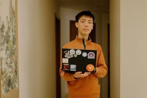 Làn sóng CEO chưa đủ tuổi lái xe đã điều hành doanh nghiệp