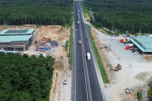 Trạm dừng nghỉ cao tốc: Nhiều ưu đãi, chất lượng phục vụ chưa tương xứng