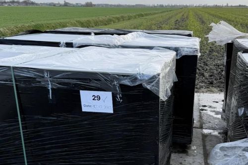 Gây chói mắt phi công, nhà máy điện mặt trời phải tháo bỏ 78.000 tấm pin