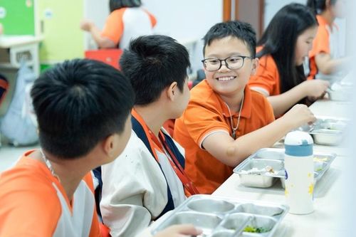 Câu chuyện phía sau những bữa ăn bán trú ở FPT School Hải Phòng
