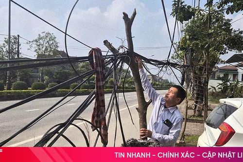 Bất an với cáp viễn thông sà trên đường ở phường Bắc Hồng Lĩnh