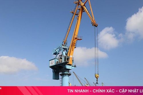 Cảng Vũng Áng sôi động 'mùa cao điểm'