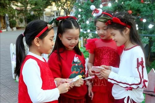Giáng sinh là dịp để yêu thương và sẻ chia