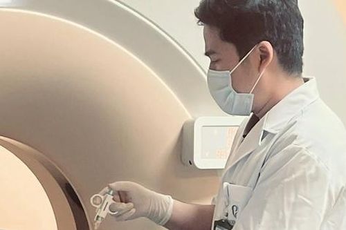 Chữa ung thư bằng tuyệt thực 3 tuần để 'bỏ đói' khối u, người đàn ông suy kiệt nặng