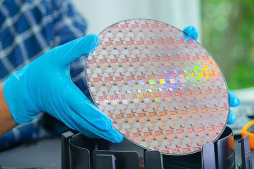 Mỹ tuyên bố bất ngờ về thuế quan đối với chip Trung Quốc