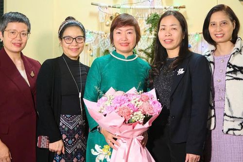 Người phụ nữ Việt Nam đầu tiên được Hoàng gia Anh vinh danh