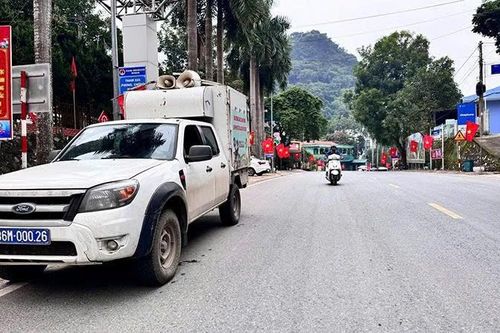 Theo loa truyền thanh đưa kiến thức pháp luật đến đồng bào dân tộc thiểu số