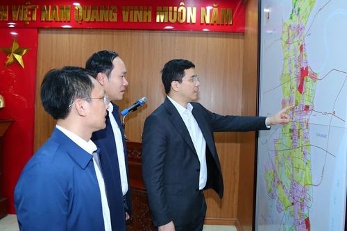 Phó Bí thư Thường trực Tỉnh ủy Nguyễn Hồng Phong thăm, làm việc tại xã Hoa Lộc