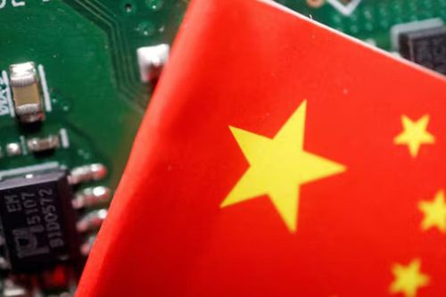 Sợ bong bóng trên Phố Wall, nhà đầu tư toàn cầu chuyển sang cổ phiếu AI Trung Quốc
