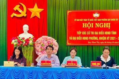 Phó Chủ tịch HĐND tỉnh Gia Lai Huỳnh Thúy Vân tiếp xúc cử tri phường Quy Nhơn Tây