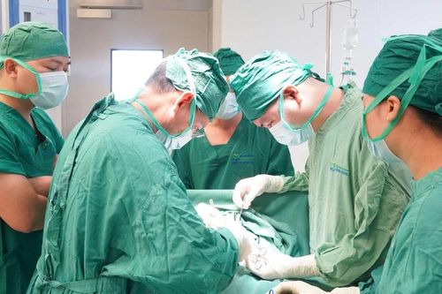 Gia Lai: Phẫu thuật thành công ca hẹp phì đại môn vị ở trẻ 2,5 tháng tuổi