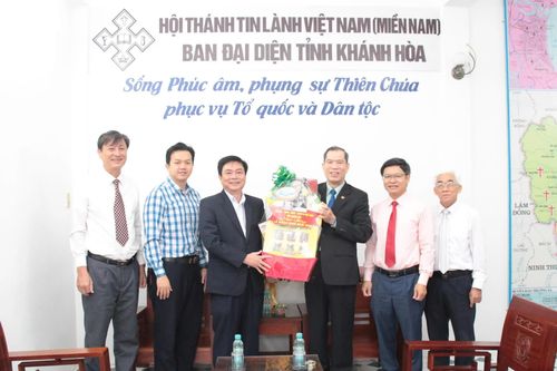 Phó Chủ tịch Thường trực HĐND tỉnh Khánh Hòa Lữ Thanh Hải thăm, chúc mừng Ban đại diện Hội thánh Tin lành Việt Nam (miền Nam) tỉnh