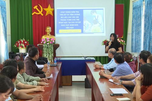 Tập huấn tăng cường công tác tiêm chủng