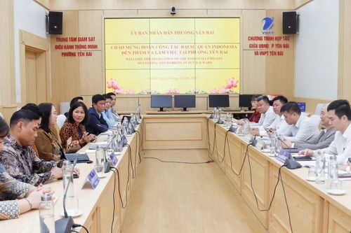 Đại sứ quán Indonesia tại Việt Nam làm việc về đánh giá viện trợ tại phường Yên Bái