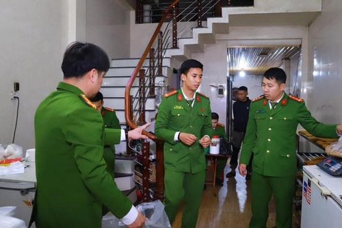 Tuyên Quang: Thu giữ gần 170kg giò chả chứa hàn the tại chợ Tam Cờ