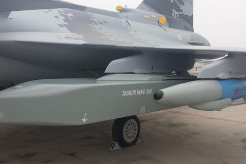 Thụy Điển đẩy nhanh tích hợp tên lửa Taurus cho tiêm kích Gripen