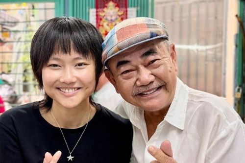 NSND Việt Anh sum họp bên con gái và vợ cũ