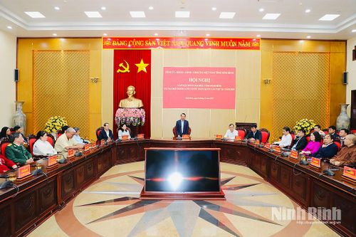 Gặp mặt Đoàn đại biểu của tỉnh dự Đại hội Thi đua yêu nước toàn quốc lần thứ XI
