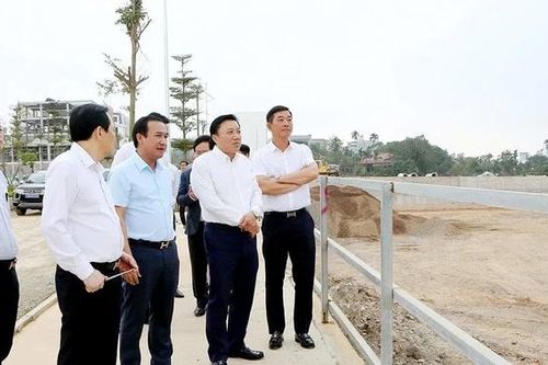 Phó Chủ tịch UBND tỉnh Nguyễn Huy Ngọc thăm, làm việc tại các xã khu vực Cẩm Khê