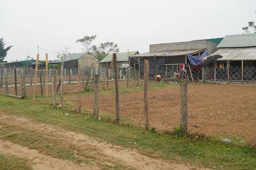 Xóm nhà tạm…