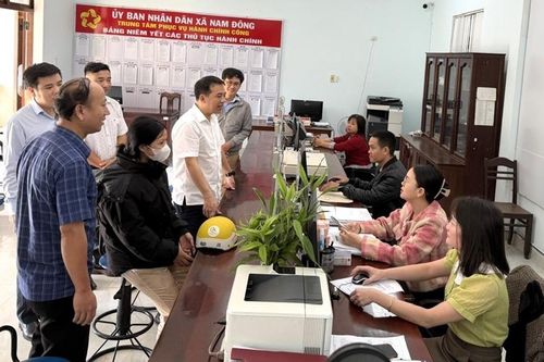 Đẩy nhanh xây dựng nhà, bố trí tái định cư an toàn cho người dân vùng sạt lở