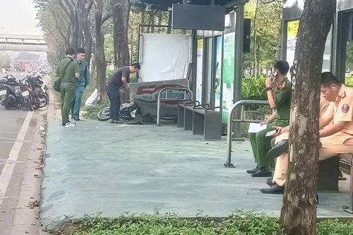 TP.HCM: Lao xe lên vỉa hè, nam thanh niên tử vong tại trạm chờ xe buýt