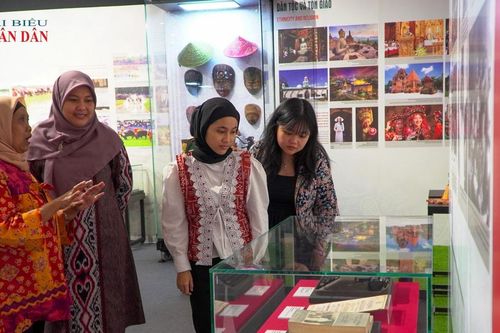 Khai mạc triển lãm 70 năm Ngày thiết lập quan hệ ngoại giao Việt Nam – Indonesia