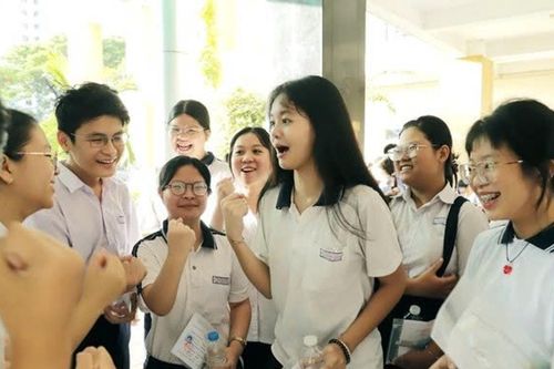 TP. Hồ Chí Minh bổ sung hơn 910 tỷ đồng để miễn học phí, hỗ trợ học phí