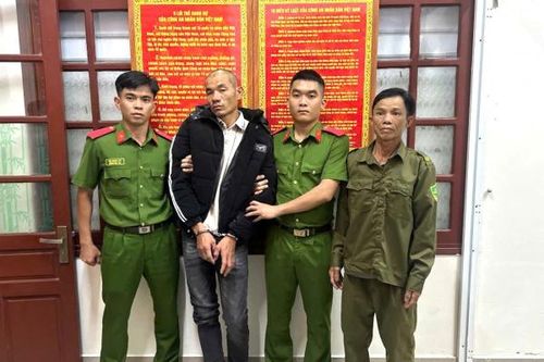 Uống cà phê tranh thủ 'thó' luôn nhiều tiền, vàng của chủ quán
